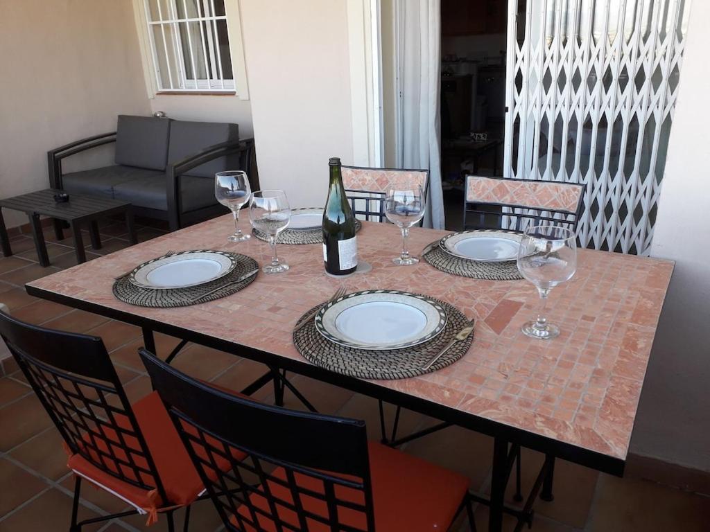 Duquesa Fairways, A Spacious Apartment With Fabulous Views And Facilities Manilva Luaran gambar