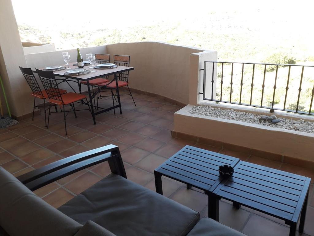 Duquesa Fairways, A Spacious Apartment With Fabulous Views And Facilities Manilva Luaran gambar