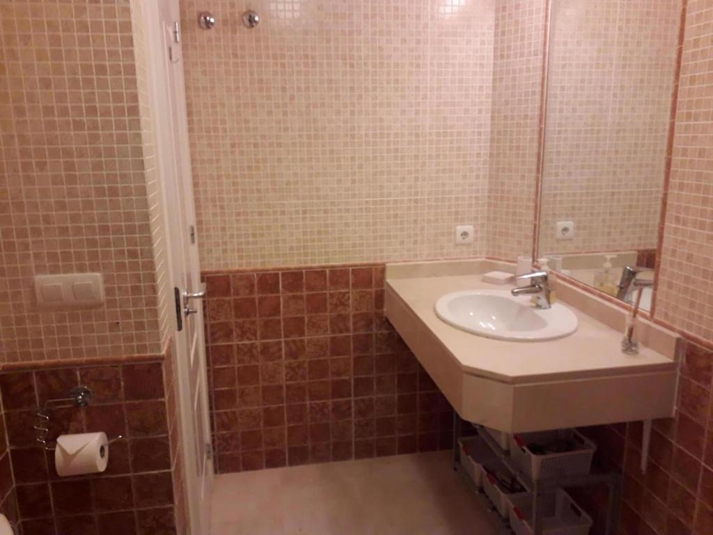 Duquesa Fairways, A Spacious Apartment With Fabulous Views And Facilities Manilva Luaran gambar