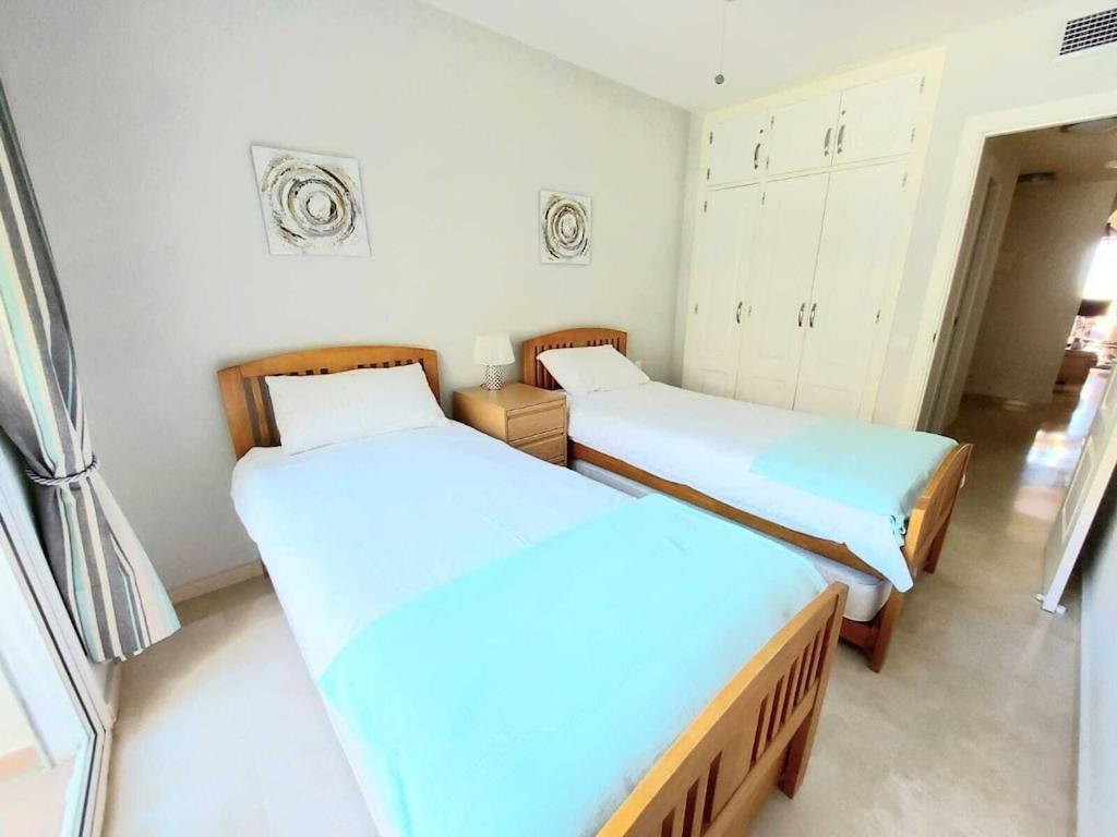 Duquesa Fairways, A Spacious Apartment With Fabulous Views And Facilities Manilva Luaran gambar