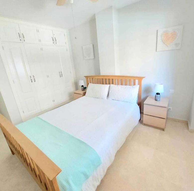 Duquesa Fairways, A Spacious Apartment With Fabulous Views And Facilities Manilva Luaran gambar